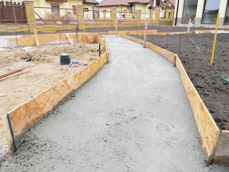 Building new concrete — Concreting Services Highfields, QLD